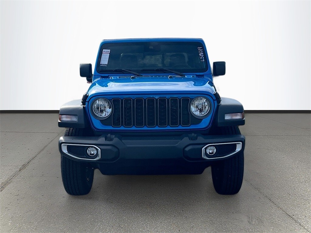 2025 Jeep Gladiator Sport S photo 2