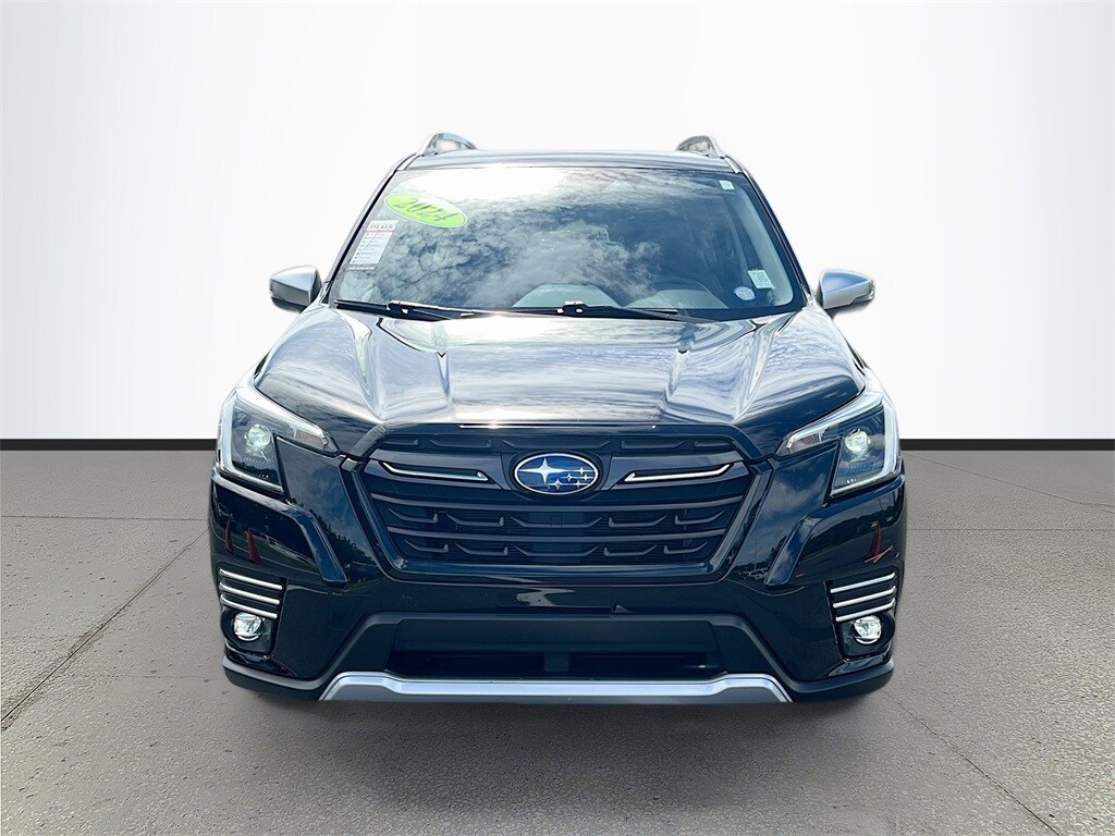 2024 Subaru Forester Touring photo 2