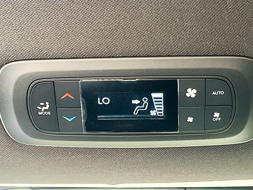 2026 Chrysler Pacifica Select - Photo 26