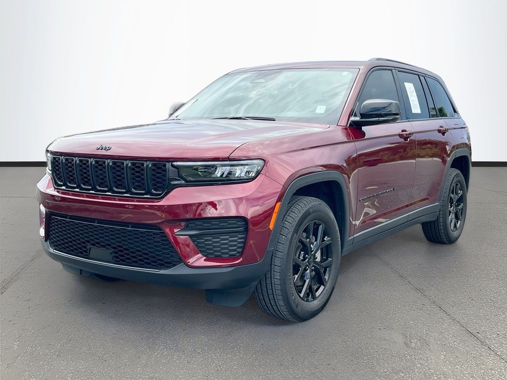 Used 2025 Jeep Grand Cherokee Laredo SUV