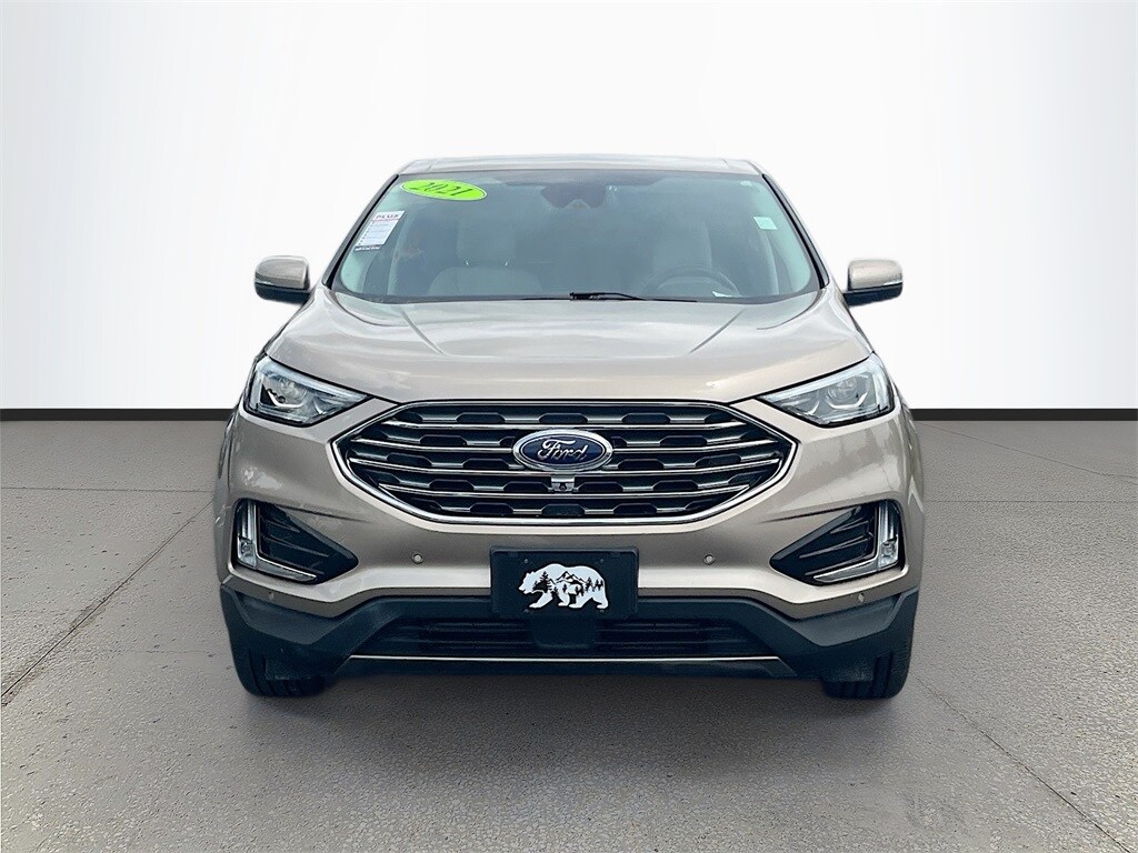 2021 Ford Edge Titanium photo 2