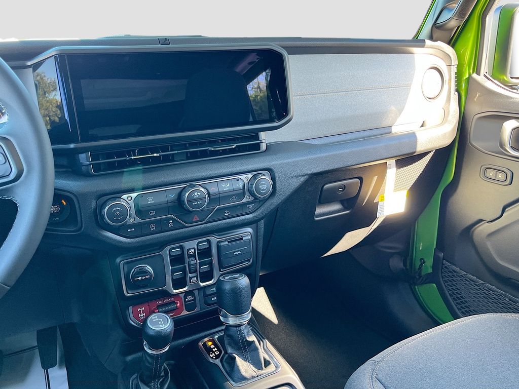 2026 Jeep Wrangler 4-Door Willys - Photo 20