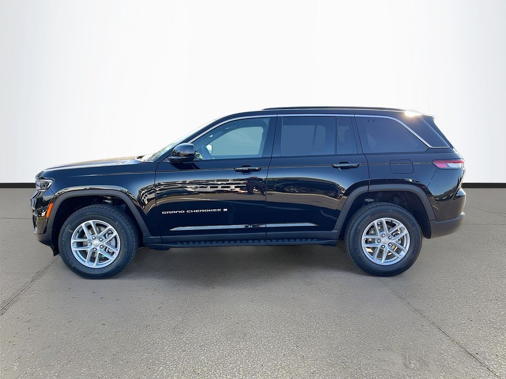 New 2025 Jeep Grand Cherokee LAREDO 4X2 Sport Utility