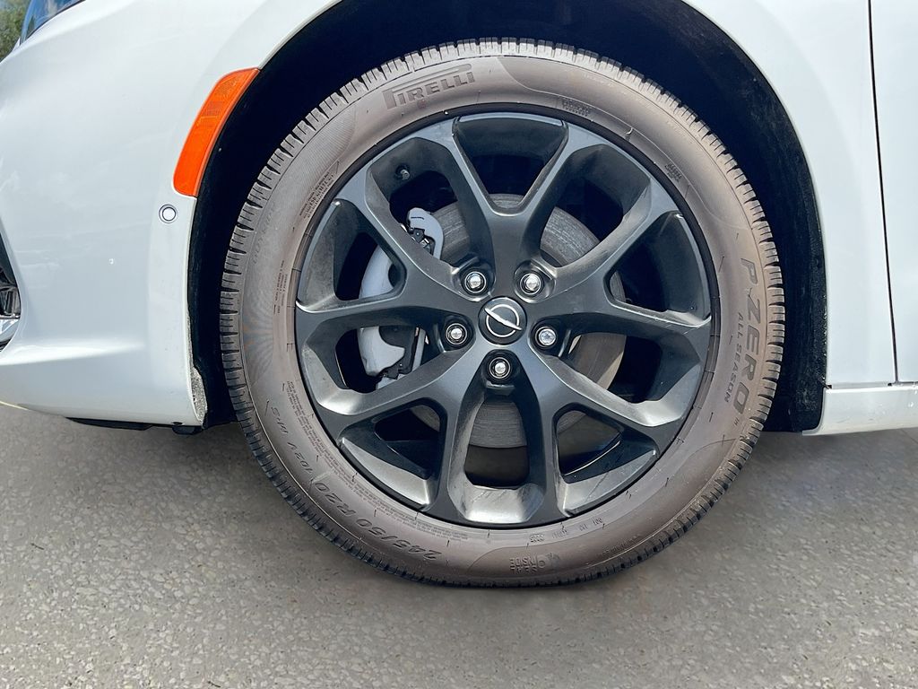2026 Chrysler Pacifica Limited - Photo 32