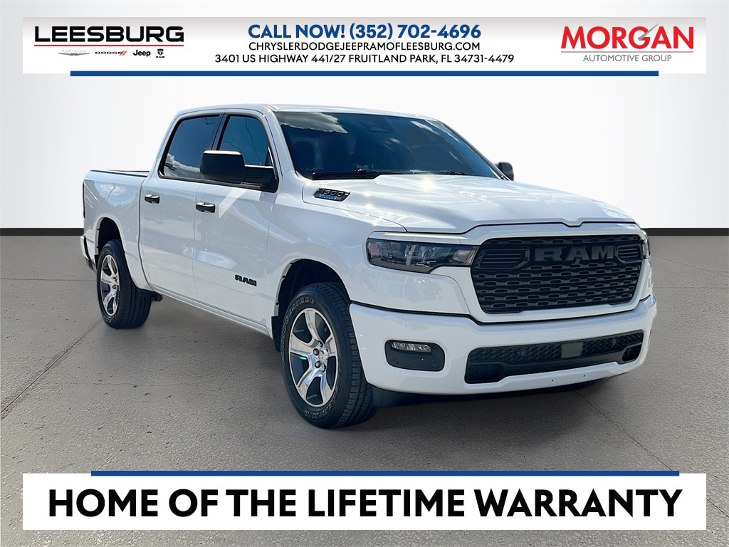 New 2025 Ram 1500 TRADESMAN CREW CAB 4X2 5'7 BOX Pickup