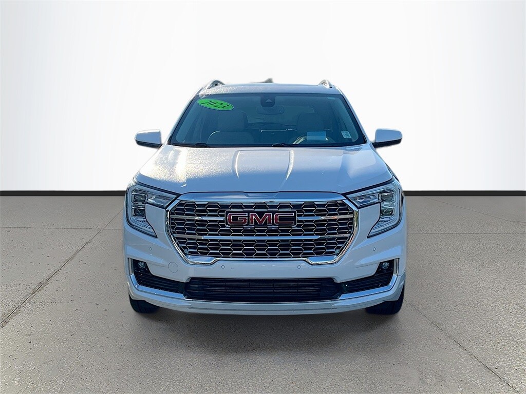 2023 Gmc Terrain Denali photo 2
