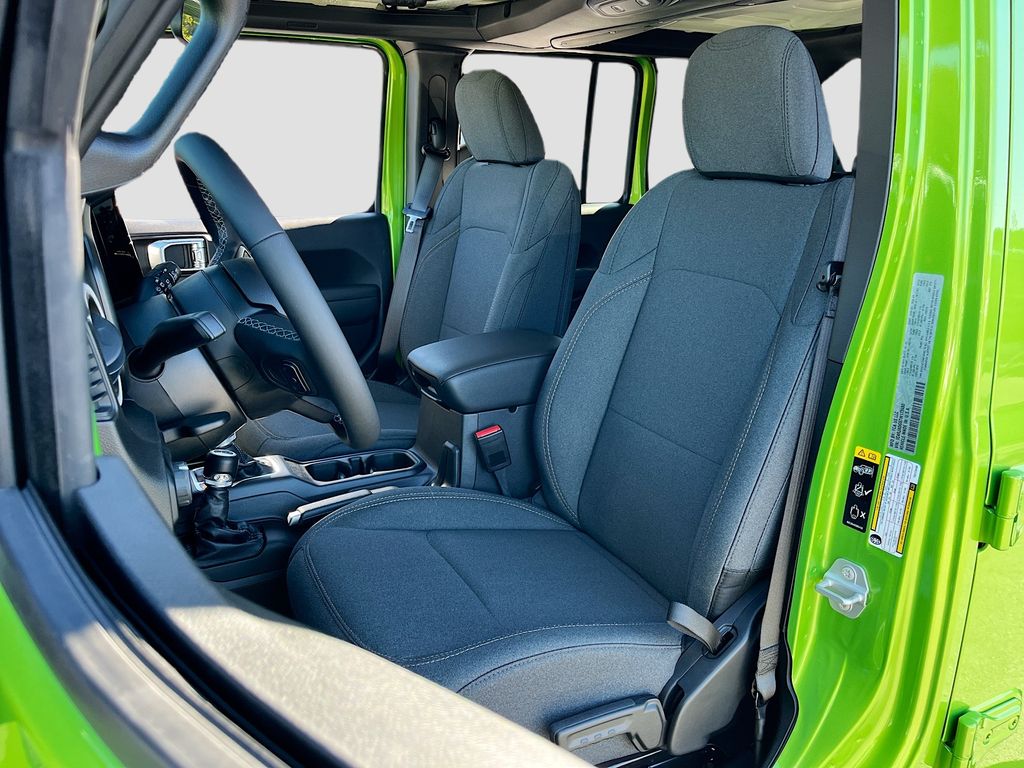2026 Jeep Wrangler 4-Door Willys - Photo 18