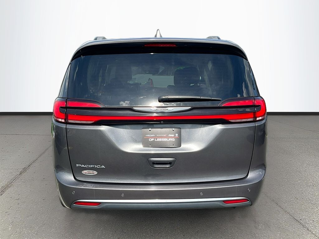 Used 2022 Chrysler Pacifica Touring L Van Passenger Van