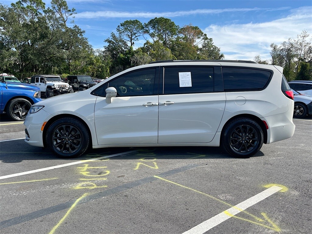 Used 2021 Chrysler Pacifica Touring L Van Passenger Van