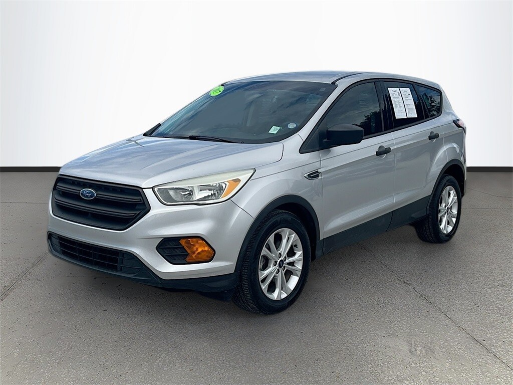 2017 Ford Escape S photo 3