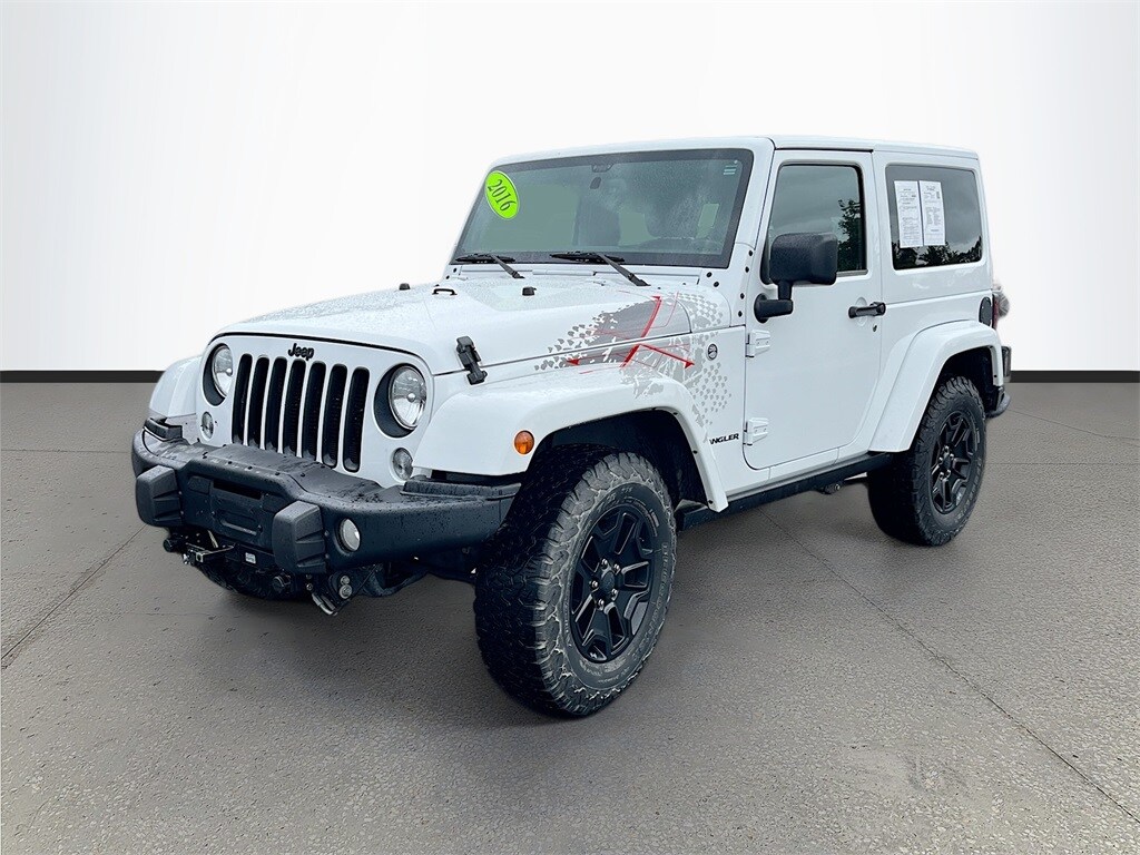 2016 Jeep Wrangler Sahara photo 3