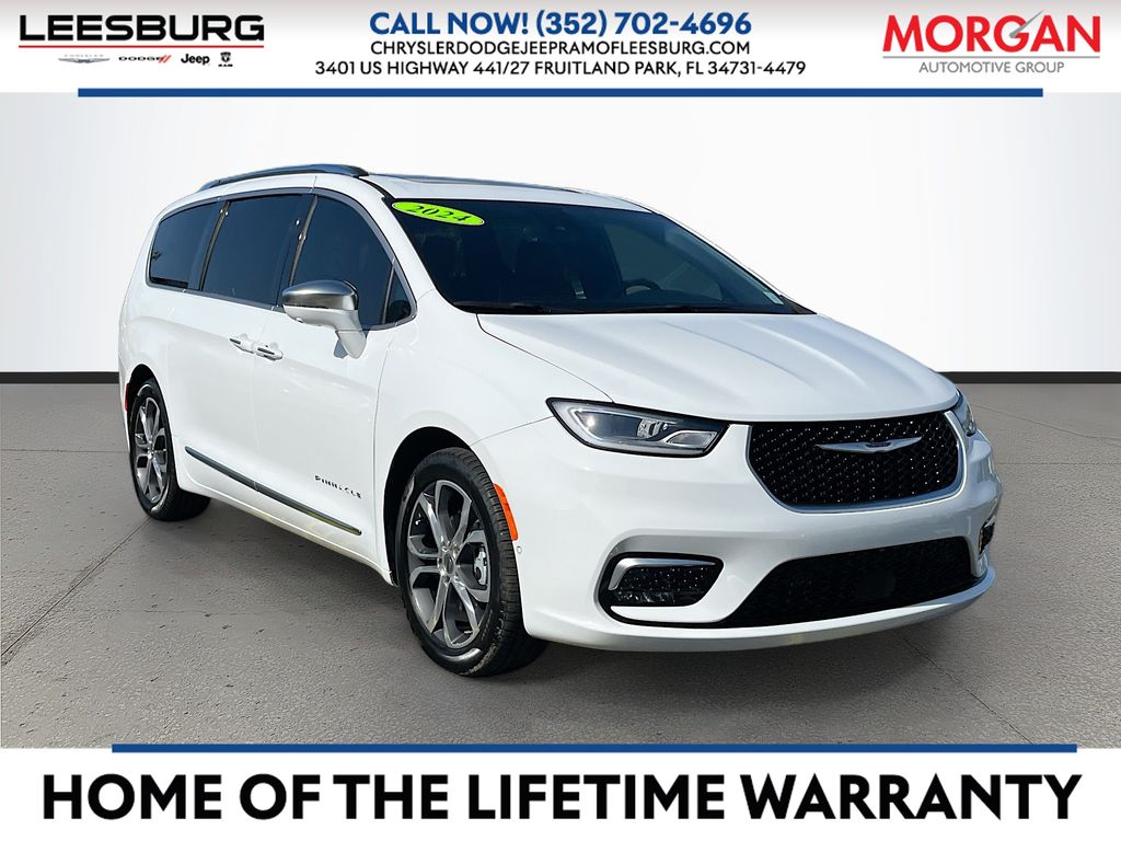 2024 Chrysler Pacifica Pinnacle's photo
