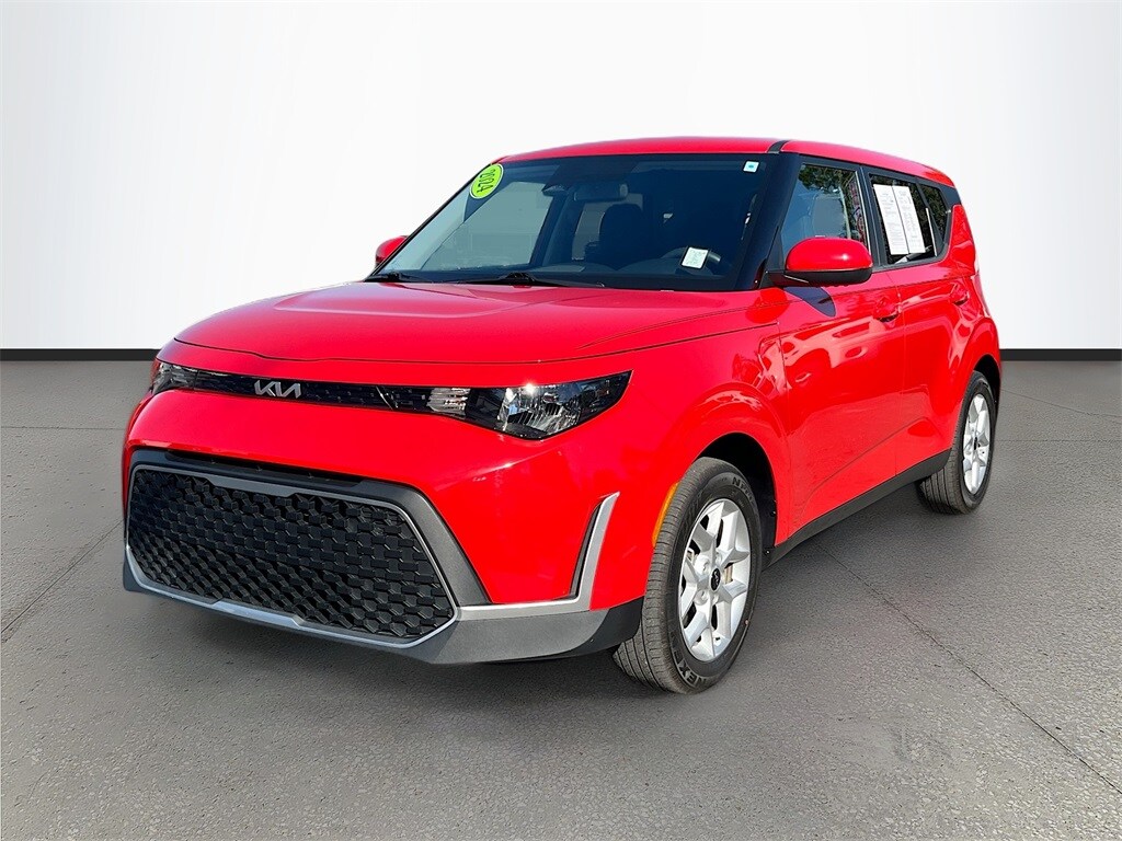 2024 Kia Soul LX photo 3