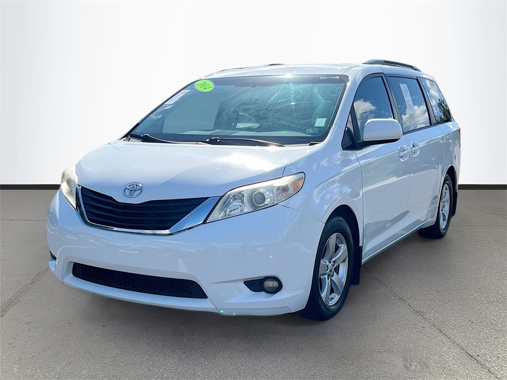 Used 2014 Toyota Sienna LE with VIN 5TDKK3DC1ES433002 for sale in Fruitland Park, FL