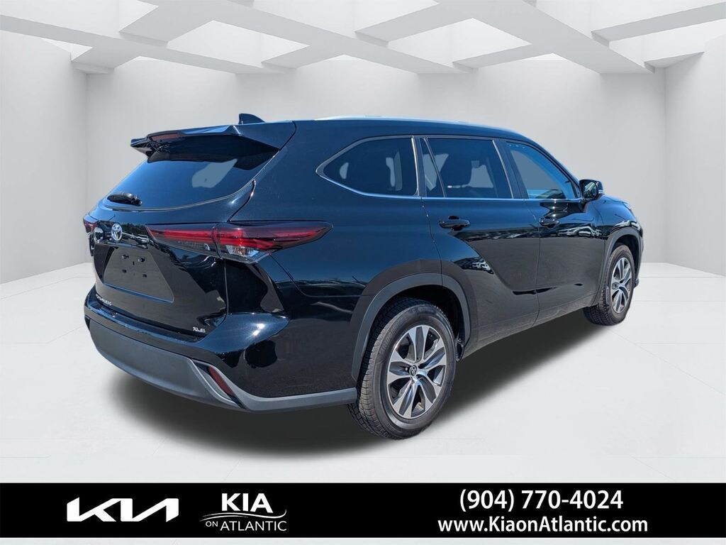 Used 2024 Toyota Highlander XLE SUV