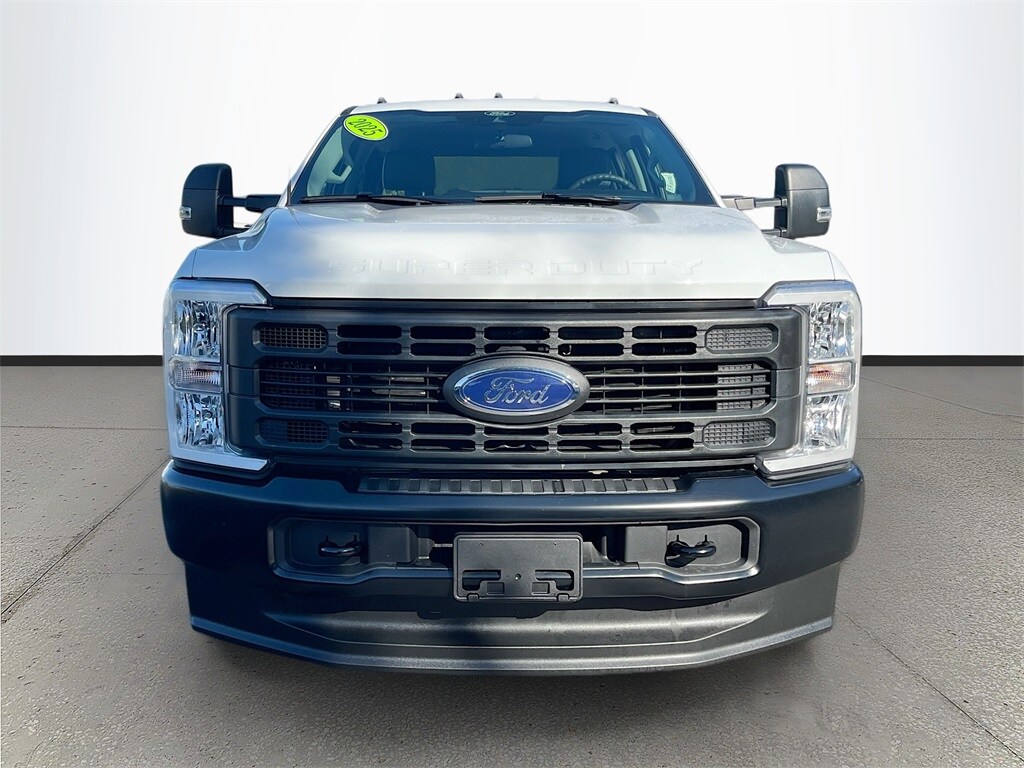 2025 Ford F-350 XL photo 2