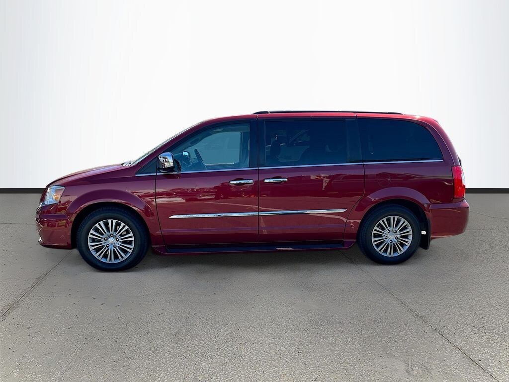 Used 2016 Chrysler Town & Country Touring-L Van LWB Passenger Van
