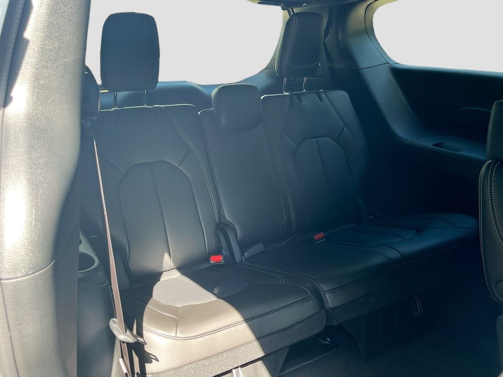 2026 Chrysler Pacifica Select - Photo 28
