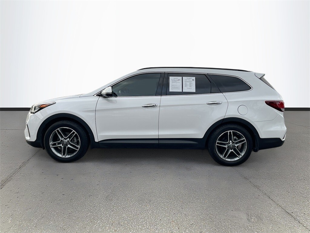 2017 Hyundai Santa Fe SE Ultimate photo 3
