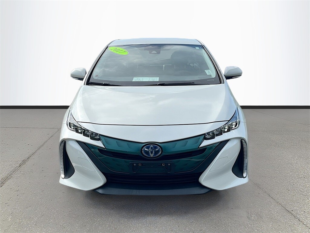 2017 Toyota Prius Prime Premium photo 2