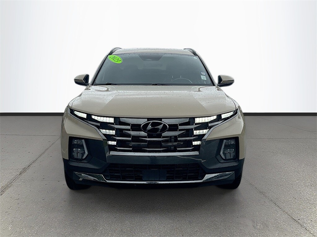 2023 Hyundai Santa Cruz Limited photo 2