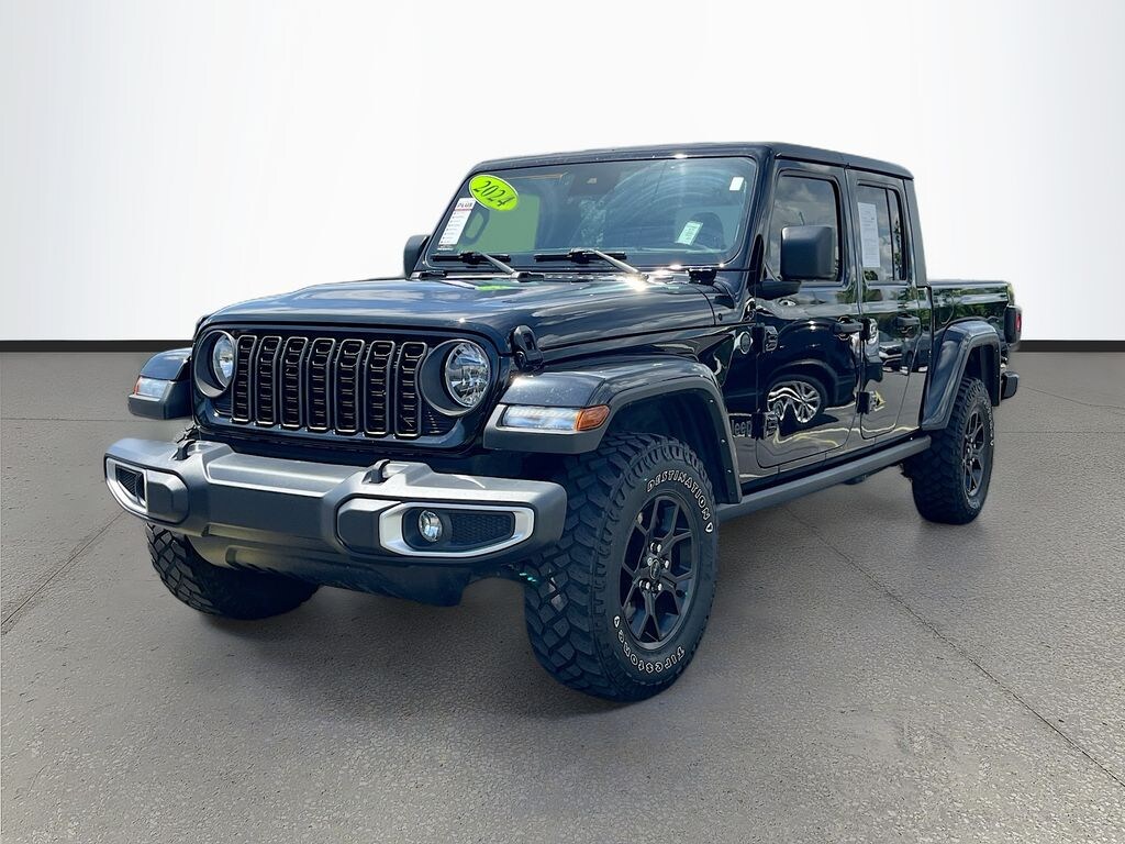 Used 2024 Jeep Gladiator Sport Truck Crew Cab
