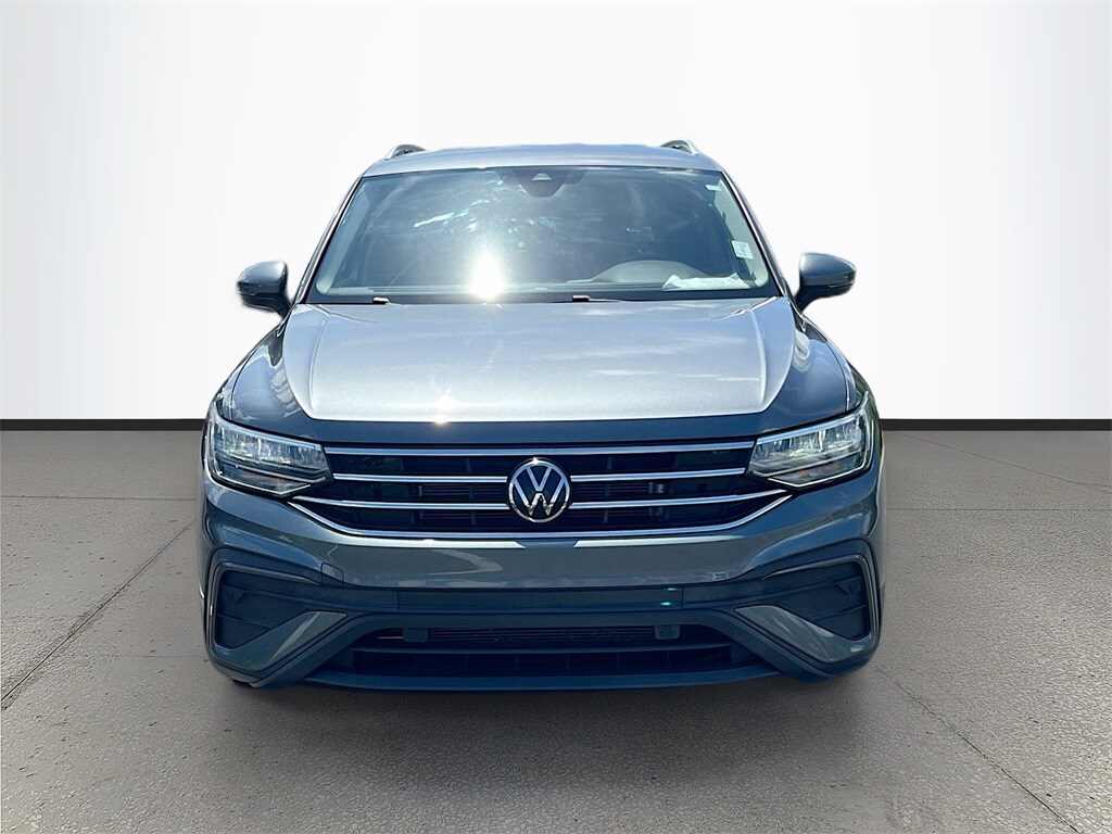 2022 Volkswagen Tiguan SE photo 2