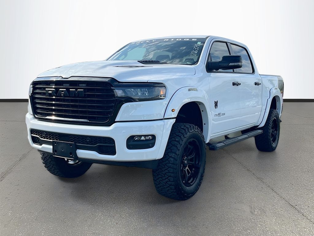 New 2026 Ram 1500 LARAMIE CREW CAB 4X4 5'7 BOX Pickup