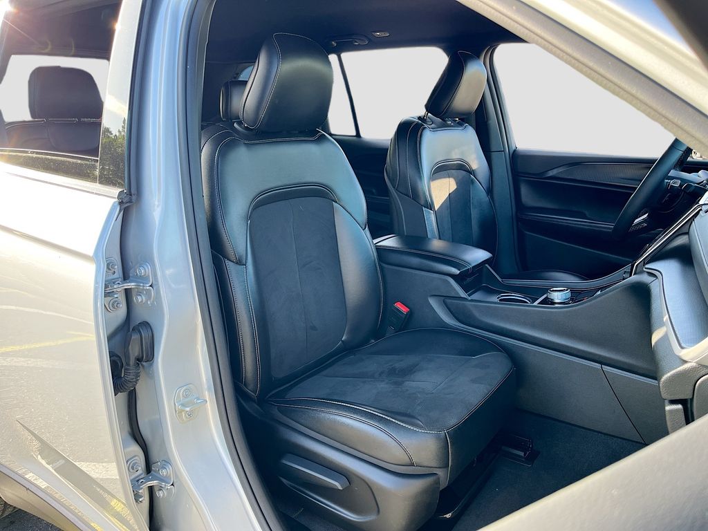 2023 Jeep Grand Cherokee Altitude - Photo 26