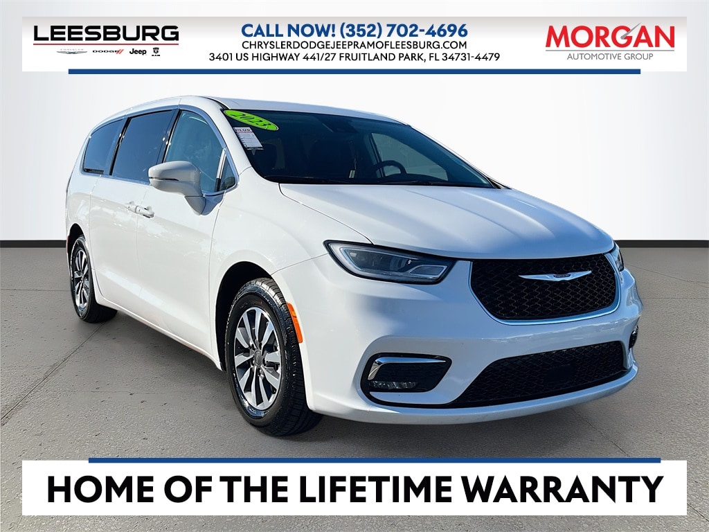 2022 Chrysler Pacifica Hybrid Touring L's photo