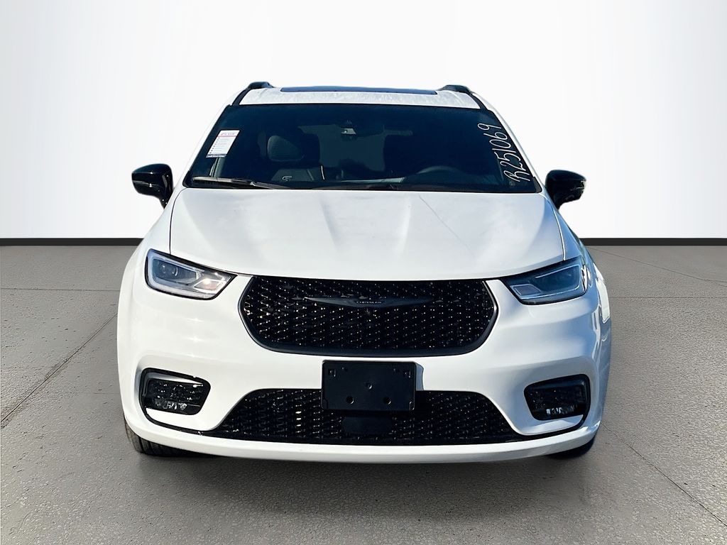 New 2026 Chrysler Pacifica LIMITED Passenger Van
