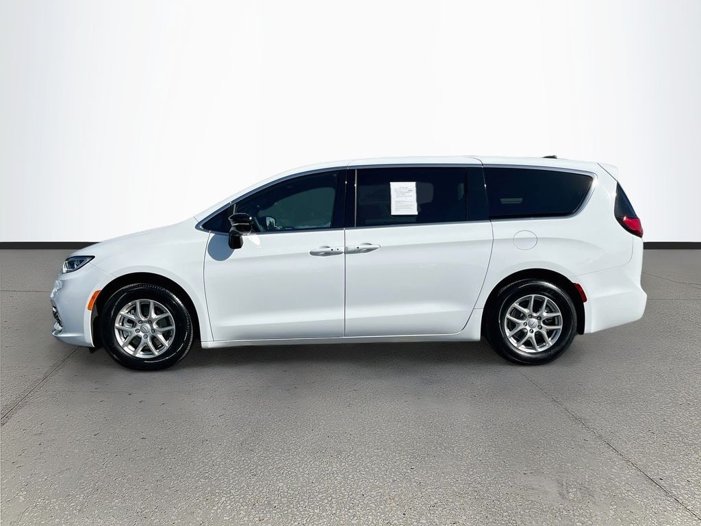 Used 2026 Chrysler Pacifica Select Van Passenger Van