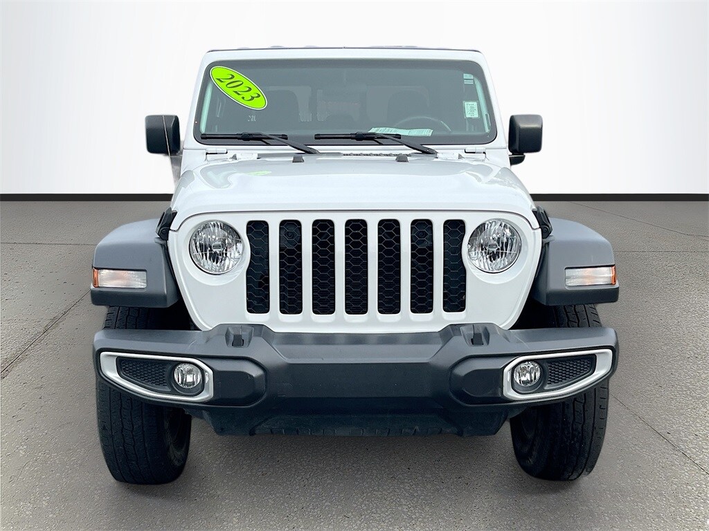 2023 Jeep Gladiator Sport photo 2