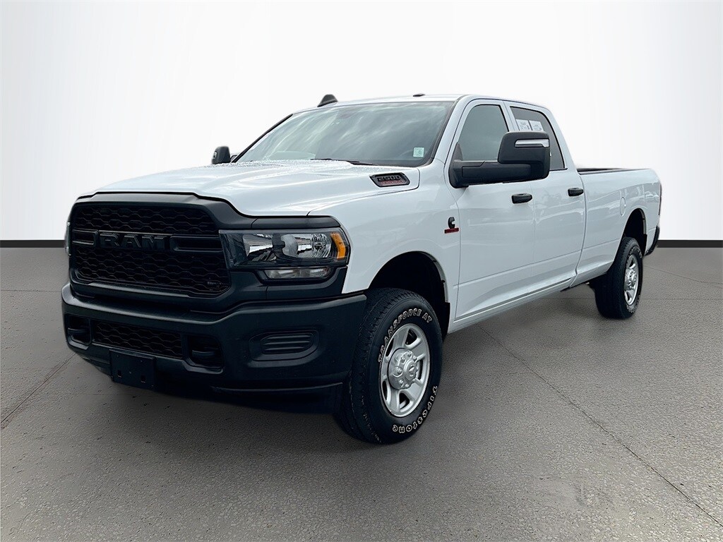 2023 Ram 2500 Tradesman photo 3