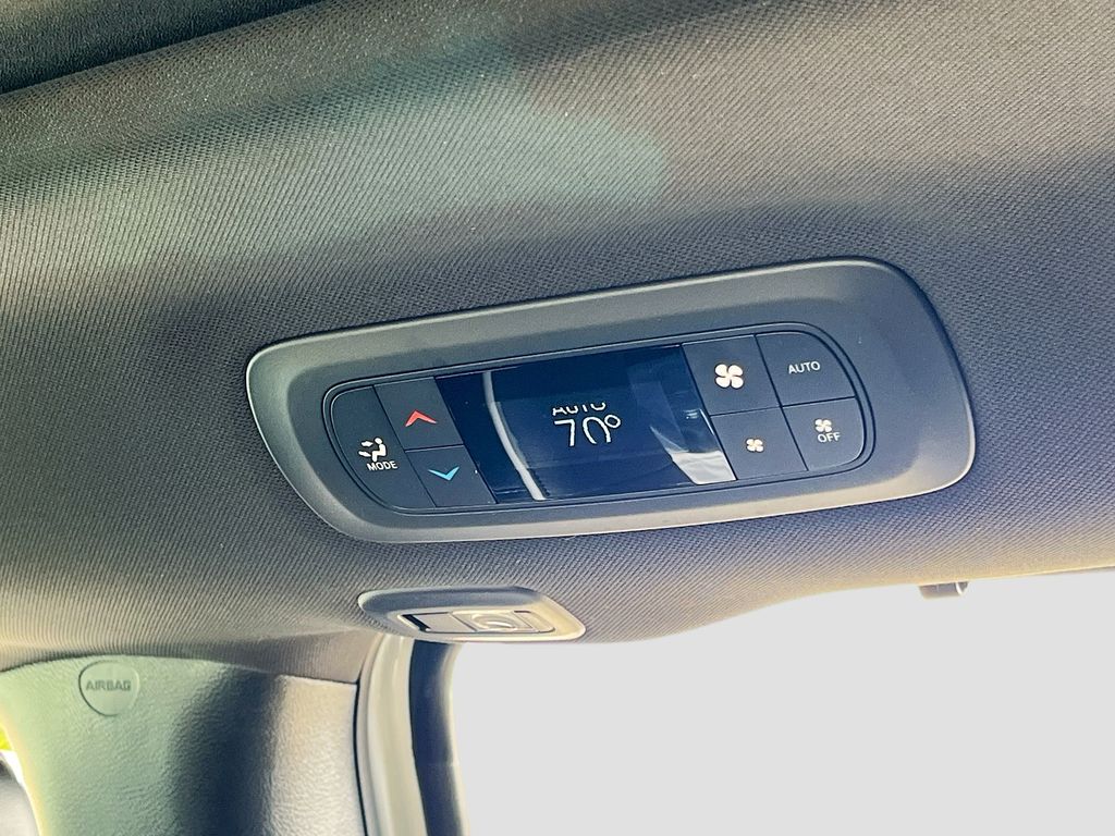 2026 Chrysler Pacifica Limited - Photo 26