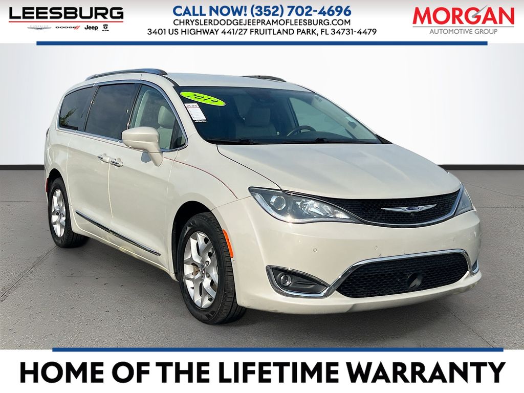 2019 Chrysler Pacifica Touring L Plus's photo