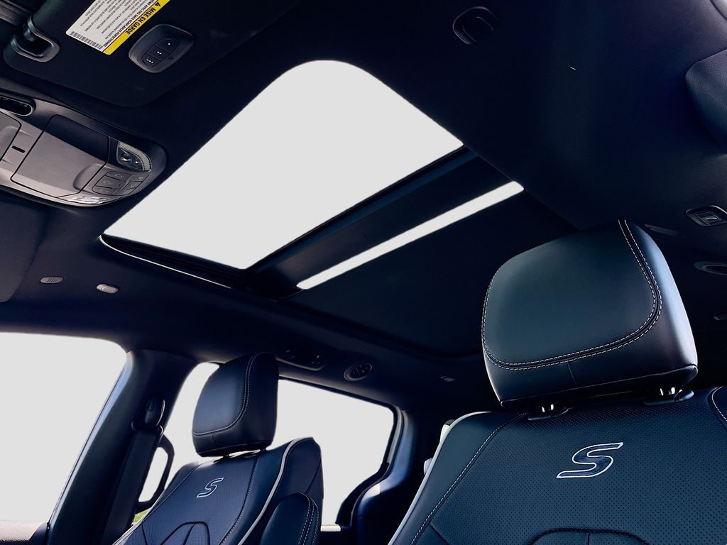 2026 Chrysler Pacifica Limited - Photo 22