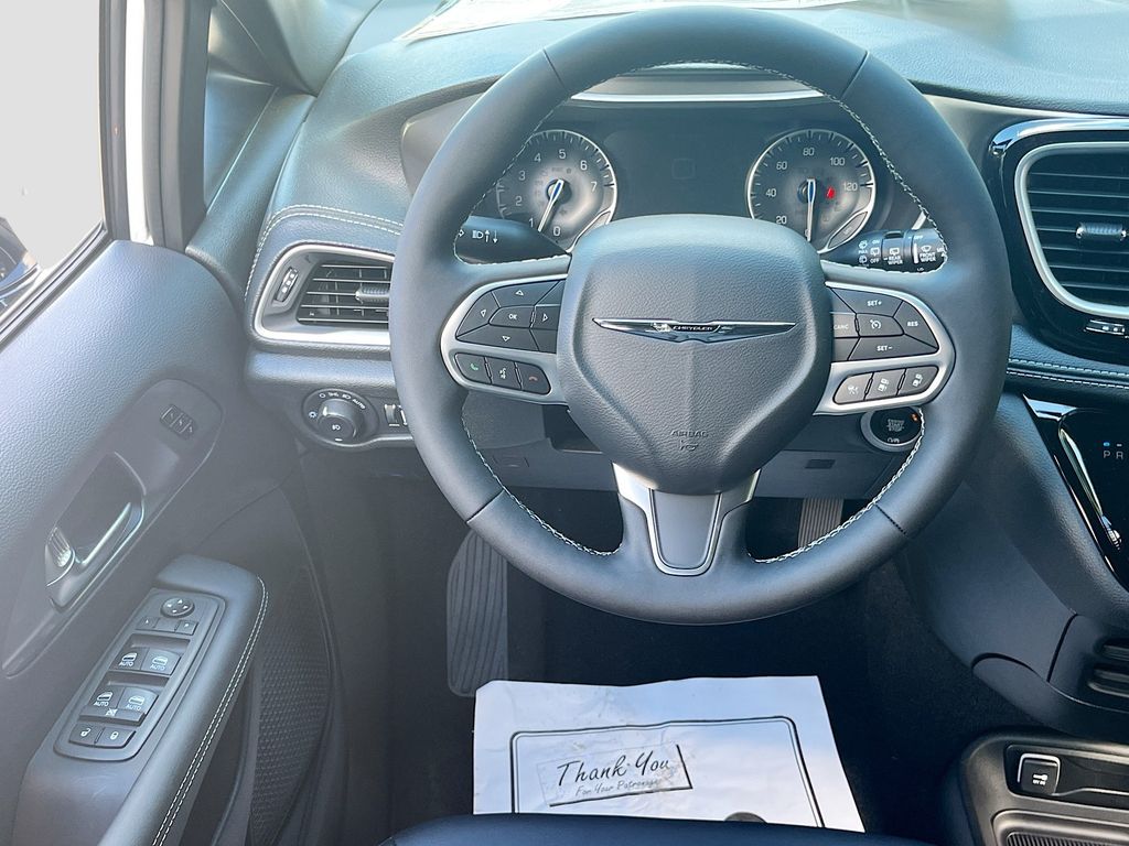 2026 Chrysler Pacifica Select - Photo 17