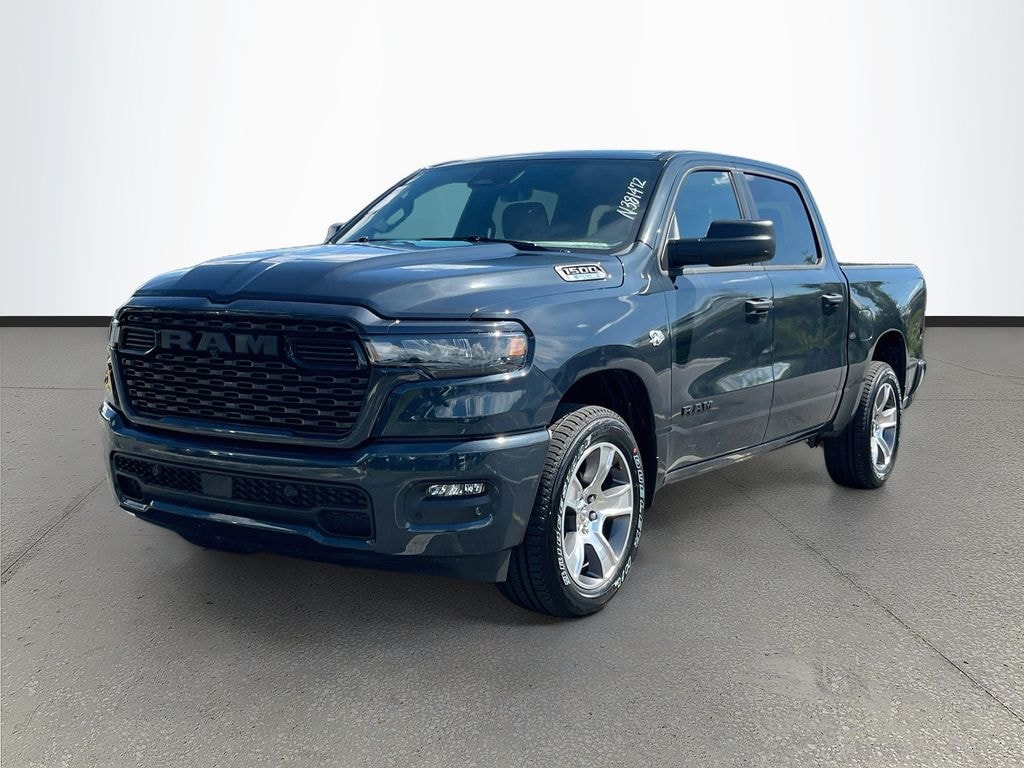 New 2026 Ram 1500 EXPRESS CREW CAB 4X2 5'7 BOX Pickup