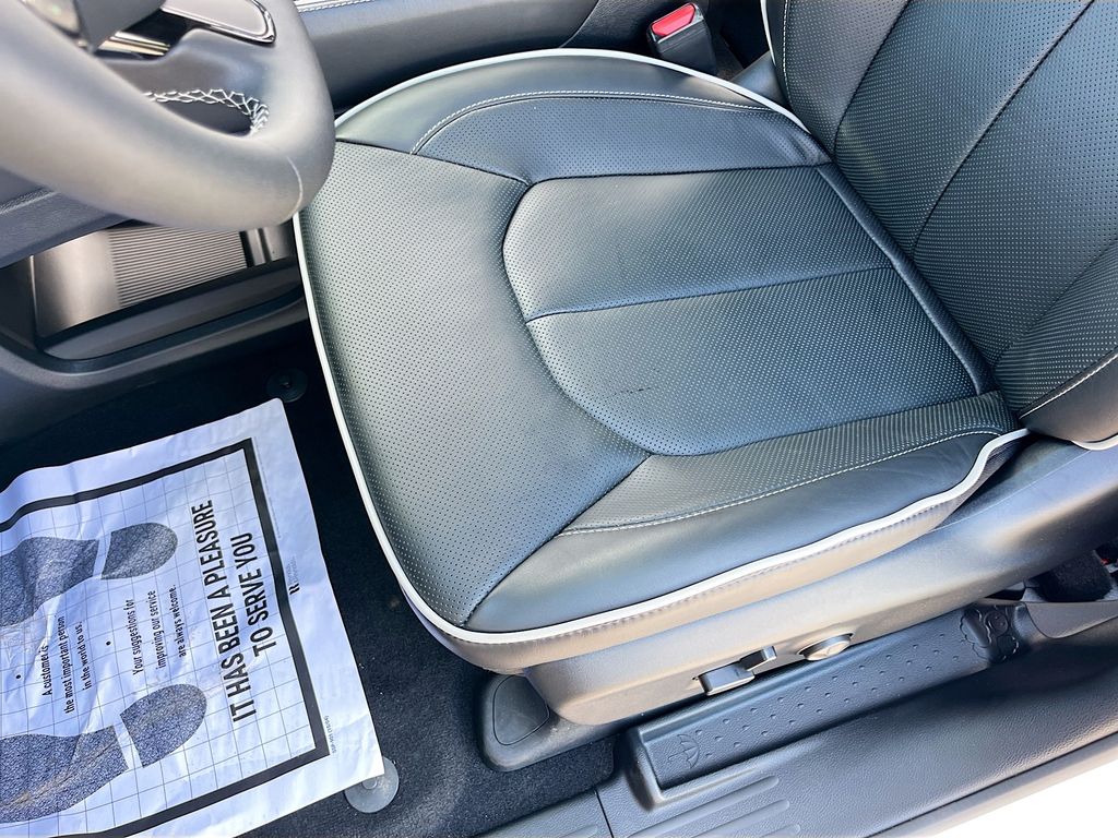 2026 Chrysler Pacifica Limited - Photo 19