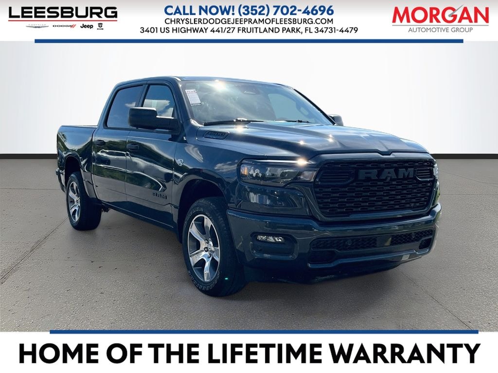New 2026 Ram 1500 EXPRESS CREW CAB 4X2 5'7 BOX Pickup