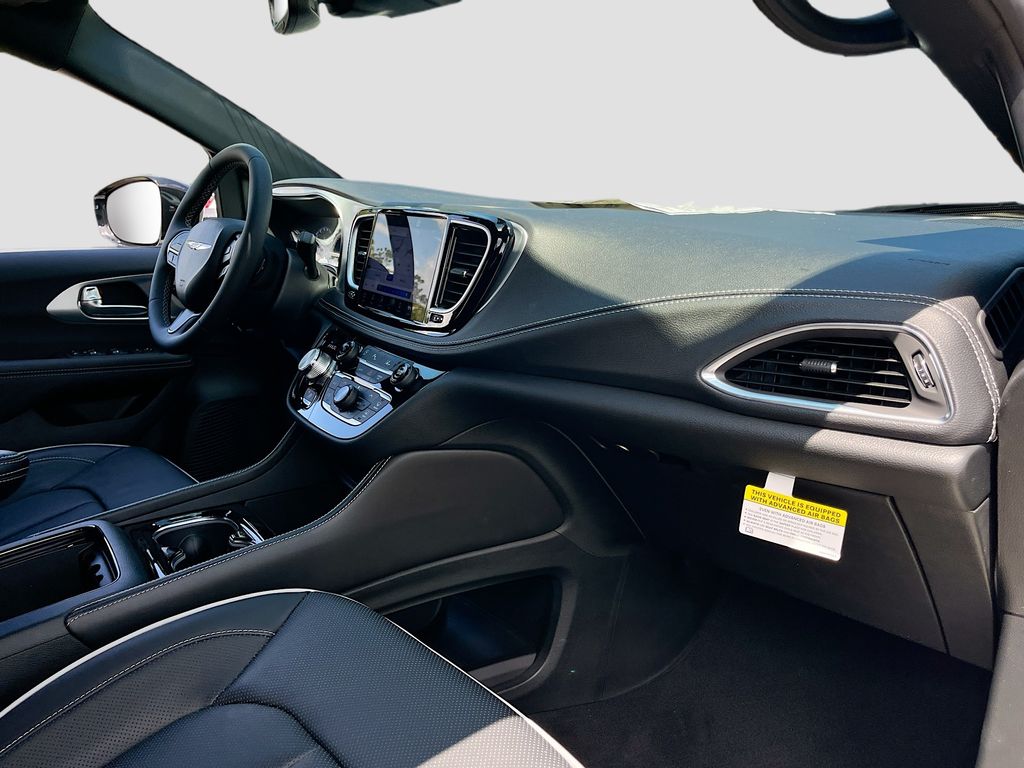 2026 Chrysler Pacifica Limited - Photo 31