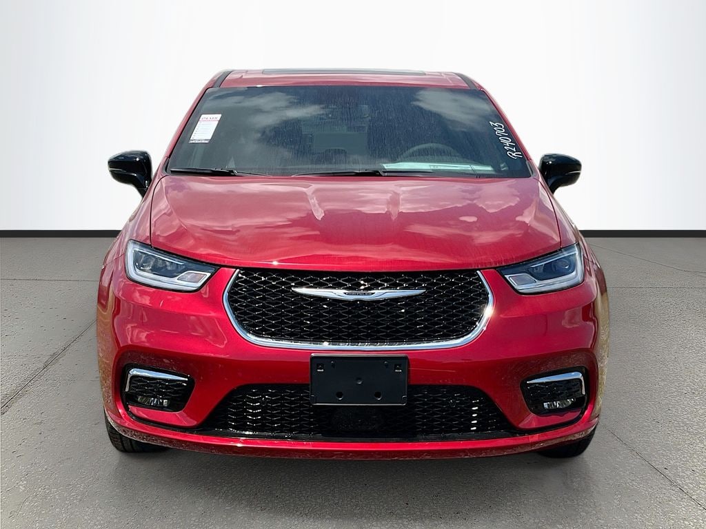 New 2026 Chrysler Pacifica LIMITED Passenger Van