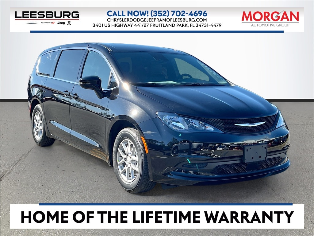 2026 Chrysler Voyager LX's photo