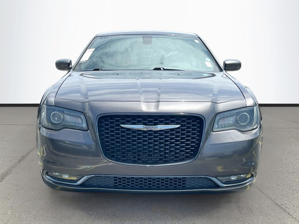 Used 2019 Chrysler 300 S with VIN 2C3CCABG8KH728883 for sale in Fruitland Park, FL