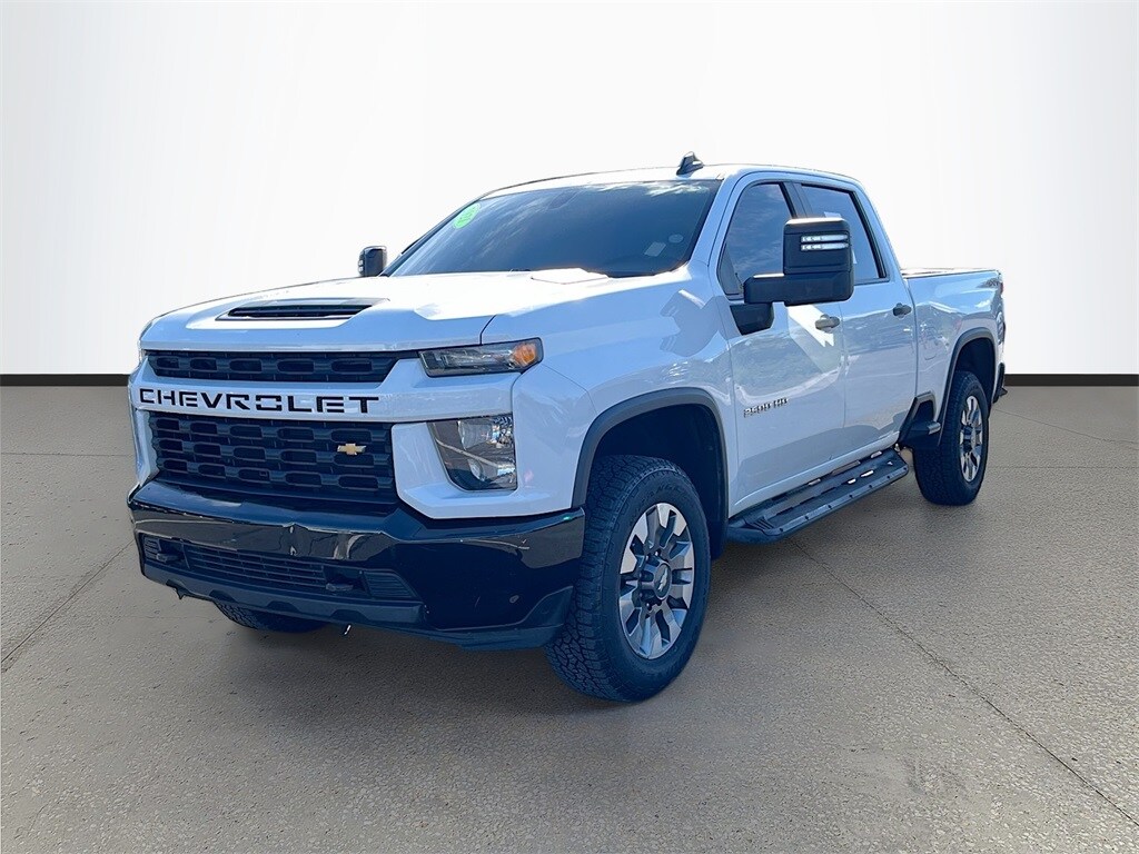 2021 Chevrolet Silverado 2500HD Custom photo 3