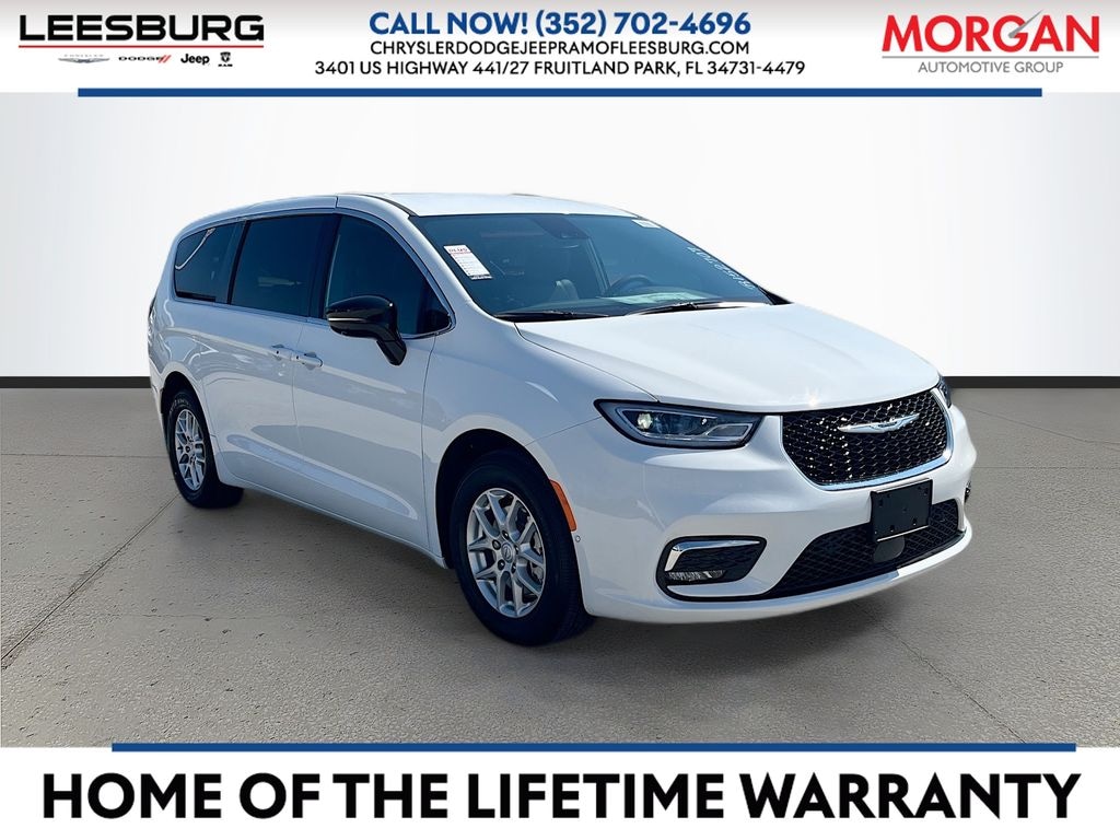 New 2026 Chrysler Pacifica SELECT Passenger Van