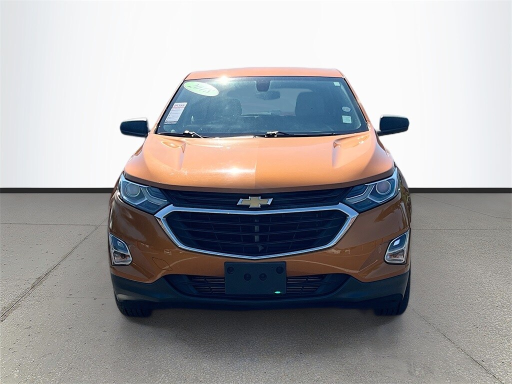2018 Chevrolet Equinox LS photo 2