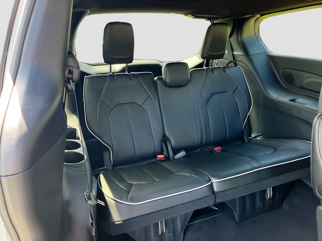 2026 Chrysler Pacifica Limited - Photo 28