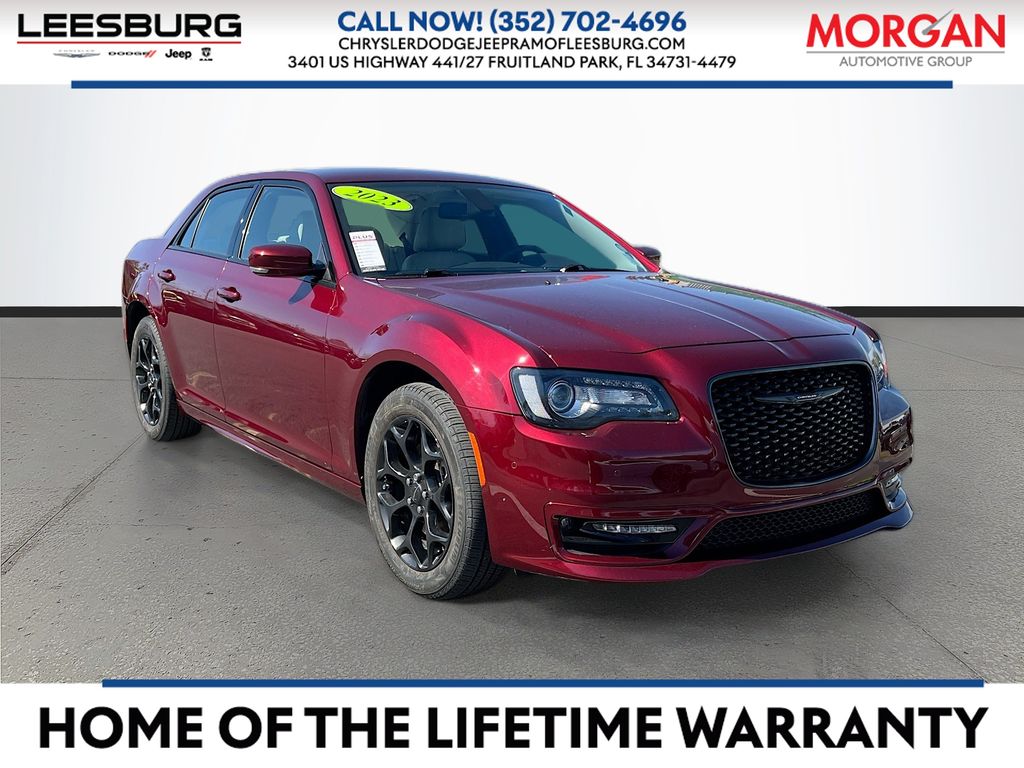2023 Chrysler 300 Touring L